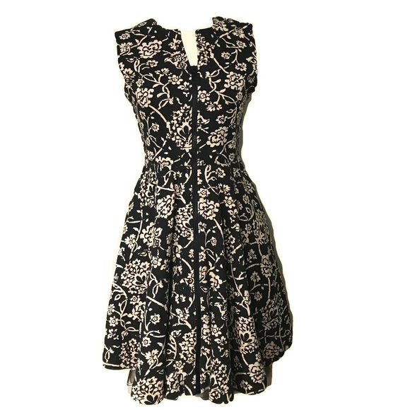 Effie's Heart Dresses & Skirts - Effie’s Heart Front Zip Fleece Lined Floral Dress